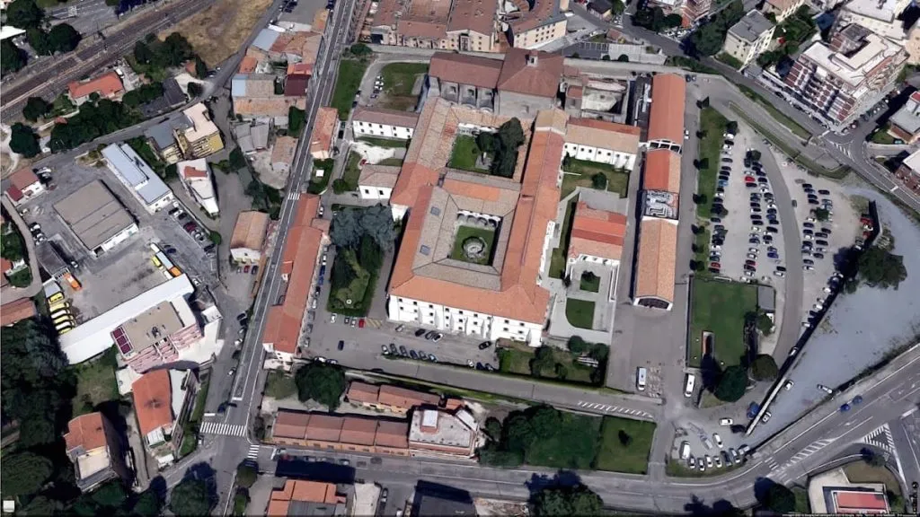 Vue aérienne du campus de l’Université de Tuscie, à Viterbe (Italie). Crédit : Roberto Cavaliere / Google Maps.